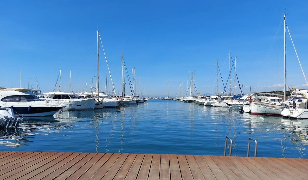 Apartment Apartamento En El Mar Roses Spain